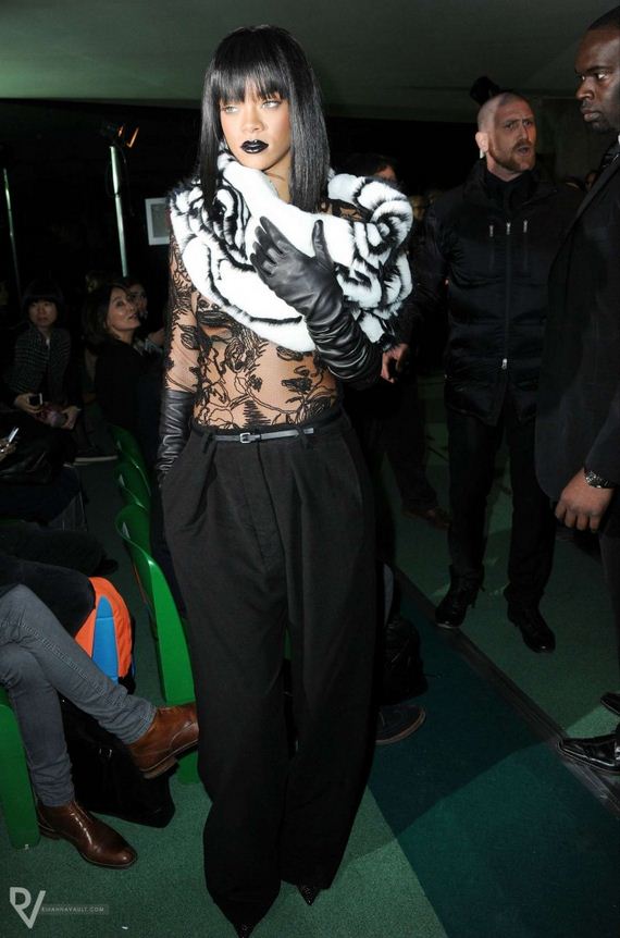 Rihanna -Jean-Paul-Gaultier-Fashion-Show